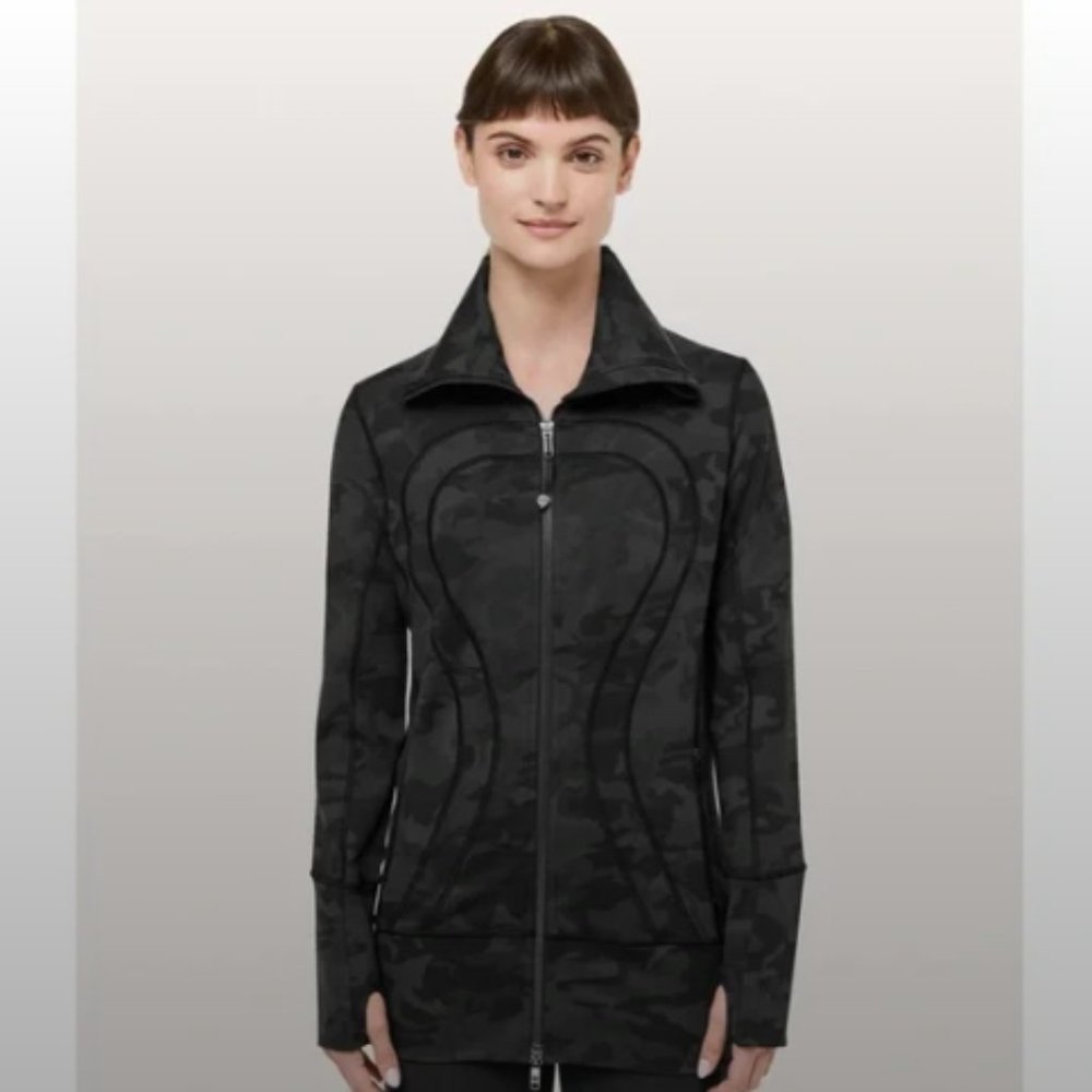 Lululemon In Stride Jacket in Incognito Camo Multi Grey, Size 6